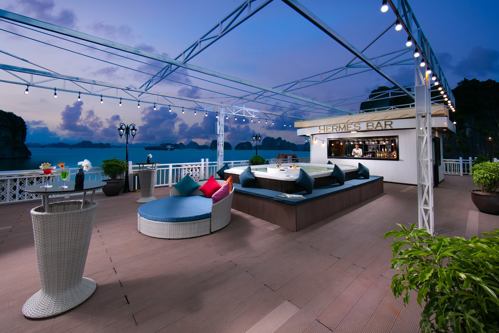 hermes cruise 2d1n – halong bay hermes cruise 2d1n – halong bay